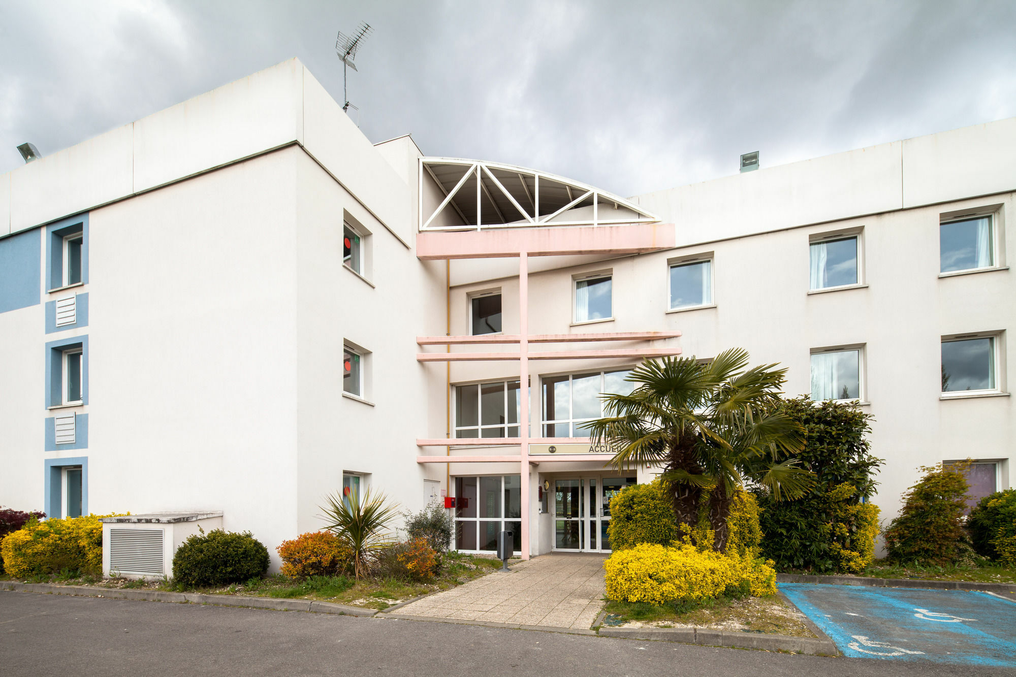 B&B Hotel Beauvais Allonne  ภายนอก รูปภาพ